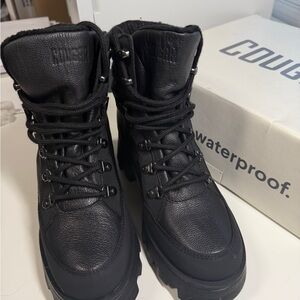 NIB Cougar Suma Black leather Waterproof boots , size 7